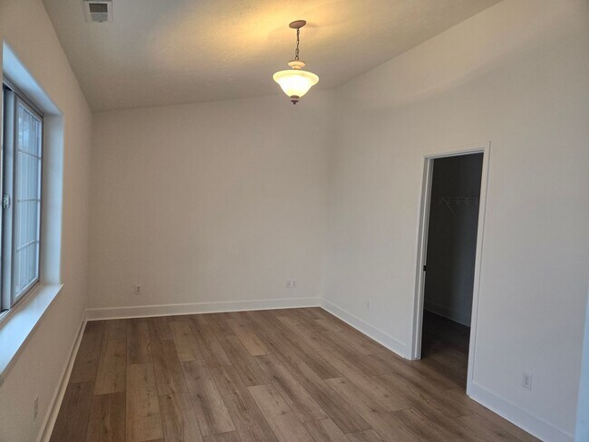 Building Photo - 3-Bedroom Townhome with Garage – Prime Coeur d’Alene Location