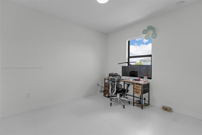 Building Photo - 32206 SW 196th Ave