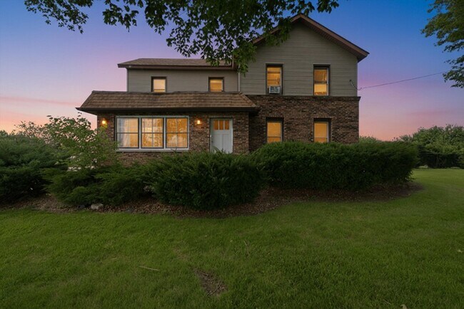 Building Photo - 24134 IL-53