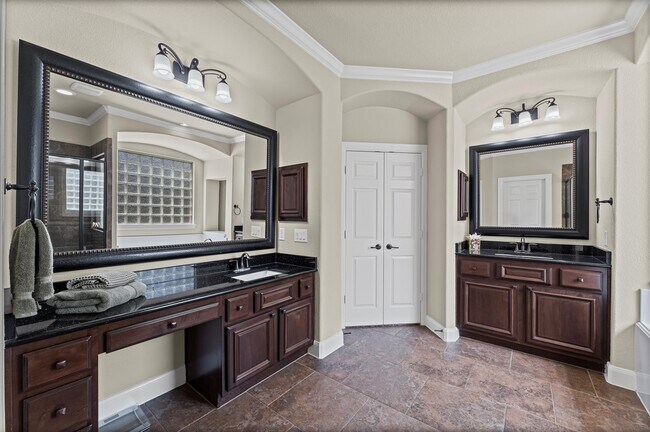 Building Photo - 10 Cayuga Pond Ct