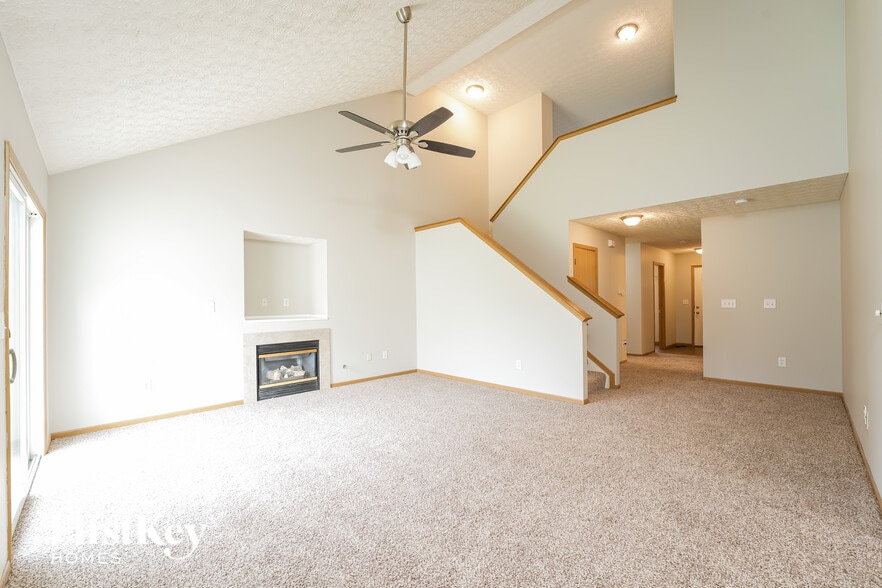 Building Photo - 8333 Mira St