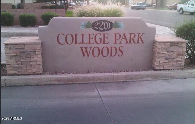 Building Photo - 2201 N Comanche Dr