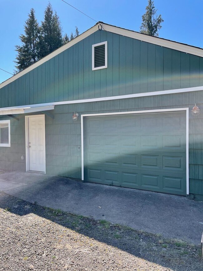 Building Photo - PROD3327