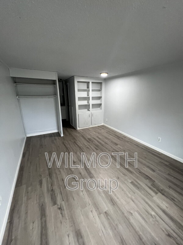 Building Photo - 2000 Indianapolis Rd