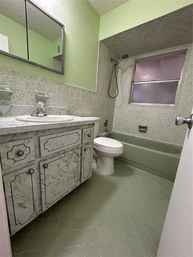 Building Photo - 4201 Navarre Ave