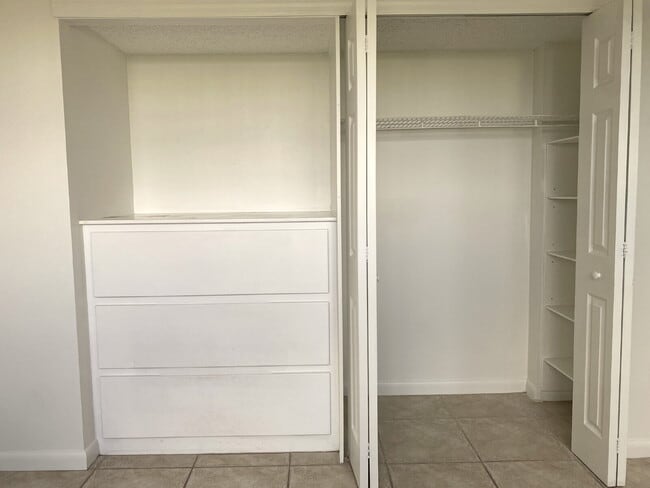 Building Photo - Cypress Bend Top Floor Private Corner 2/2 Available Now!