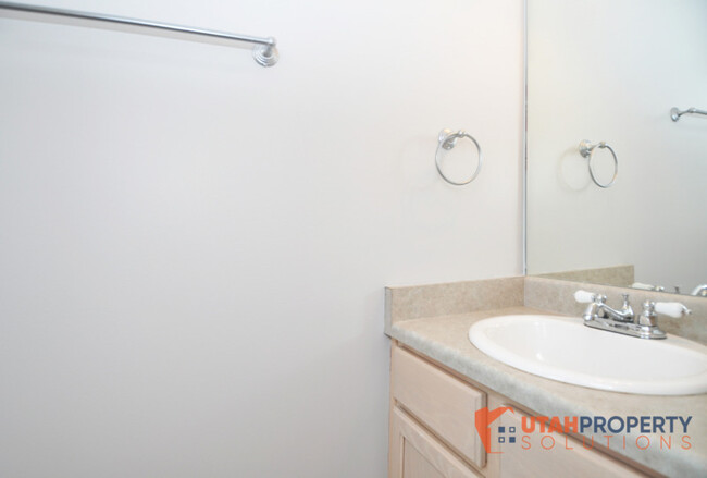 Building Photo - 6729 Pine Landing Way