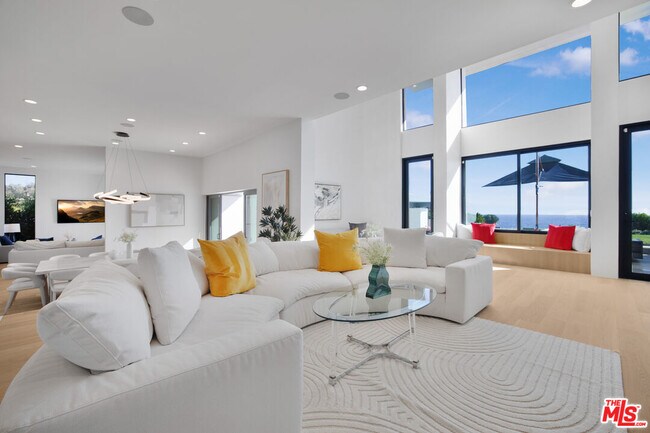 Building Photo - 30020 Morning View Dr