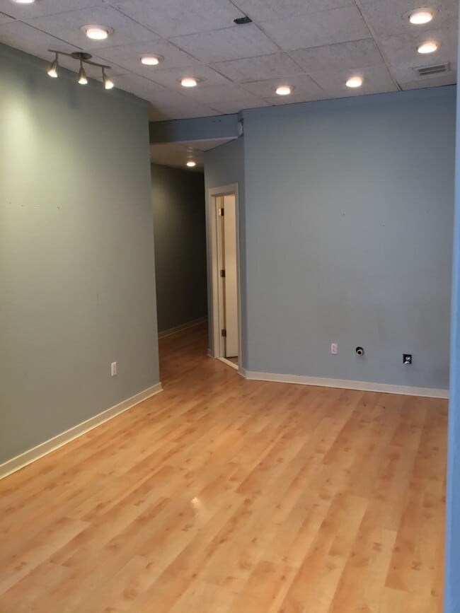 Building Photo - Hennepin Apartments