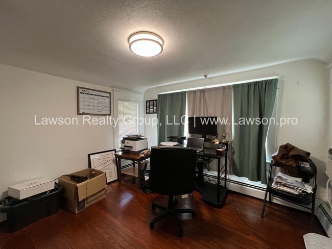 Building Photo - Beautiful House, Close to the Greenway and...