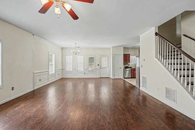 Building Photo - 2150 Waterford Park Dr
