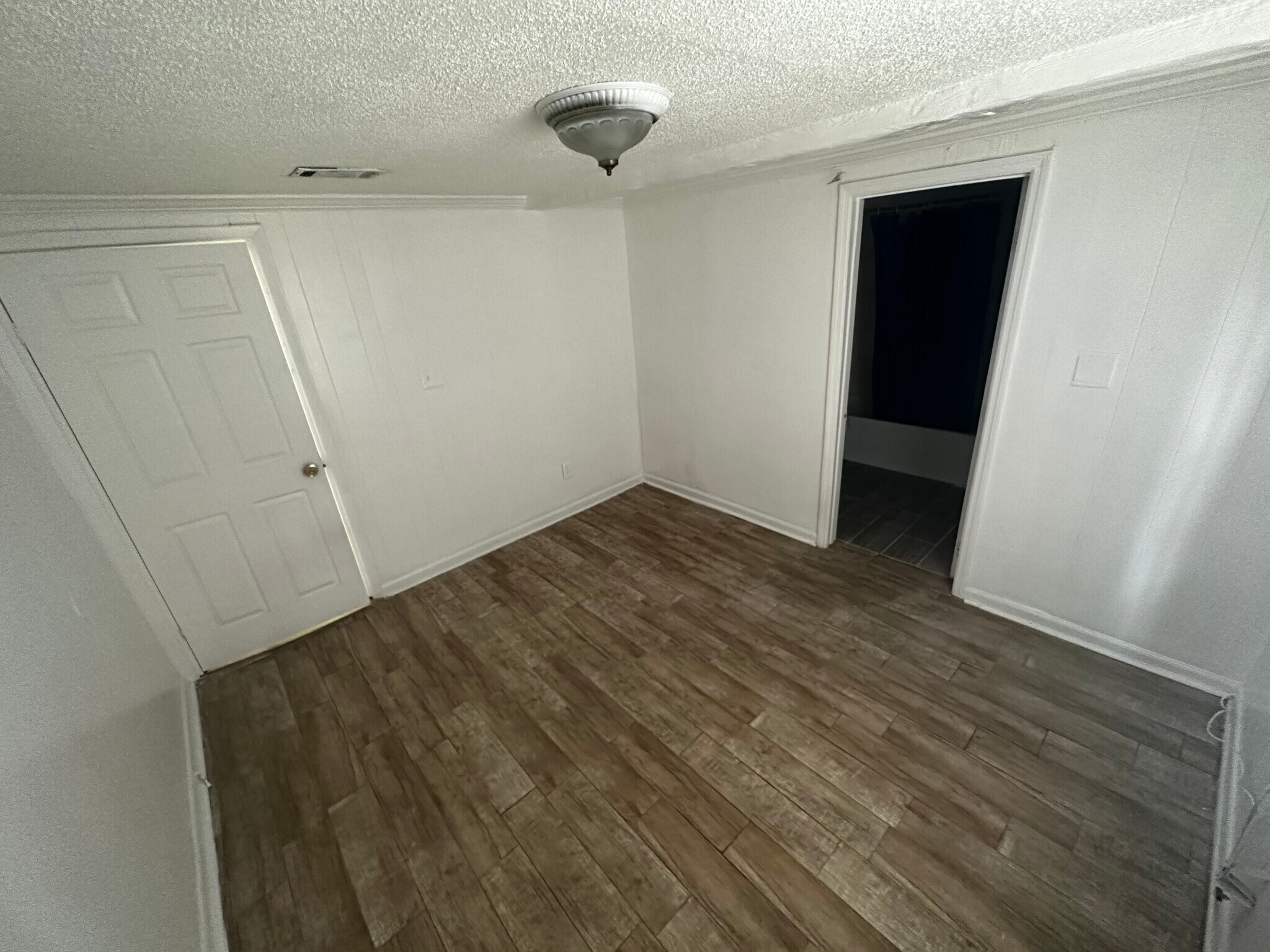 Building Photo - 3815 Saint Charles Pl