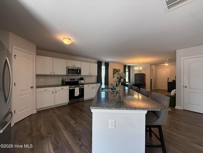 Building Photo - 765 Conductor Ct