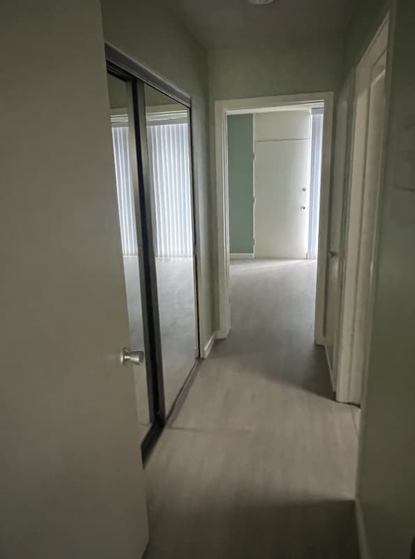 Building Photo - 660 W Bonita Ave