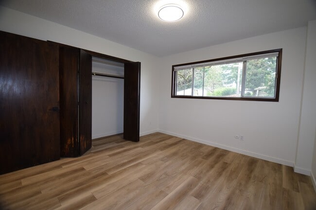 Building Photo - 3434 SE King Rd