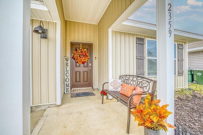 Building Photo - Updated and Move In Ready 4/2 in Cantonment