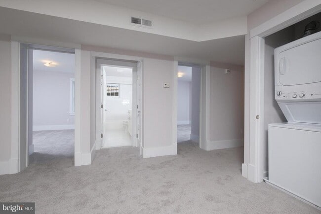 Building Photo - 149 Main St