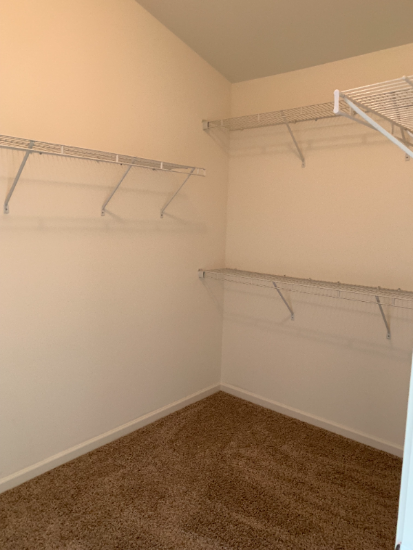 Building Photo - 1082 Sparrow Way