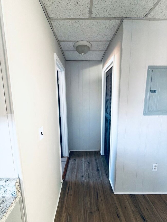 Building Photo - Modern 1 Bed, 1 Bath in Johnson City — All Utilities Included, Pet Friendly!