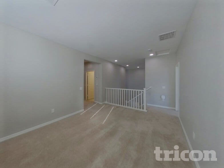 Building Photo - 10250 Copalito Dr