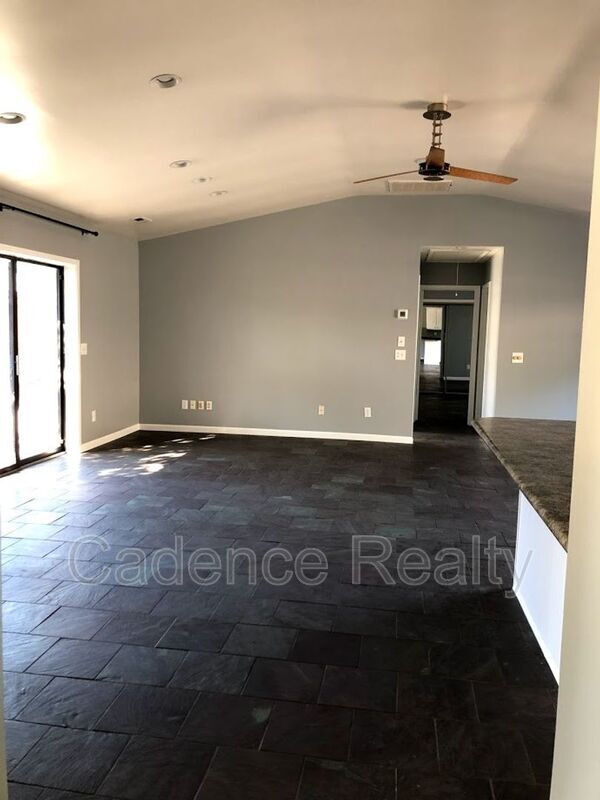 Building Photo - 306 Halyard Ct