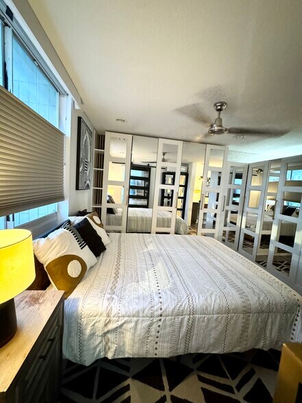 Building Photo - 1301 S Howard Ave