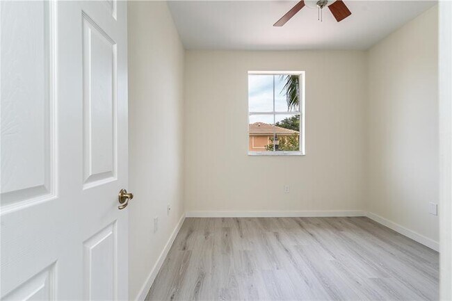 Building Photo - 12376 SW 126th Ave