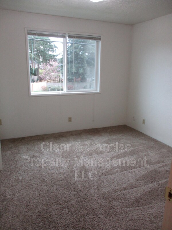 Building Photo - 4279 River Rd