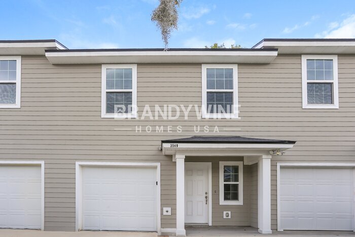 Primary Photo - 3549 Rain Forest Dr W