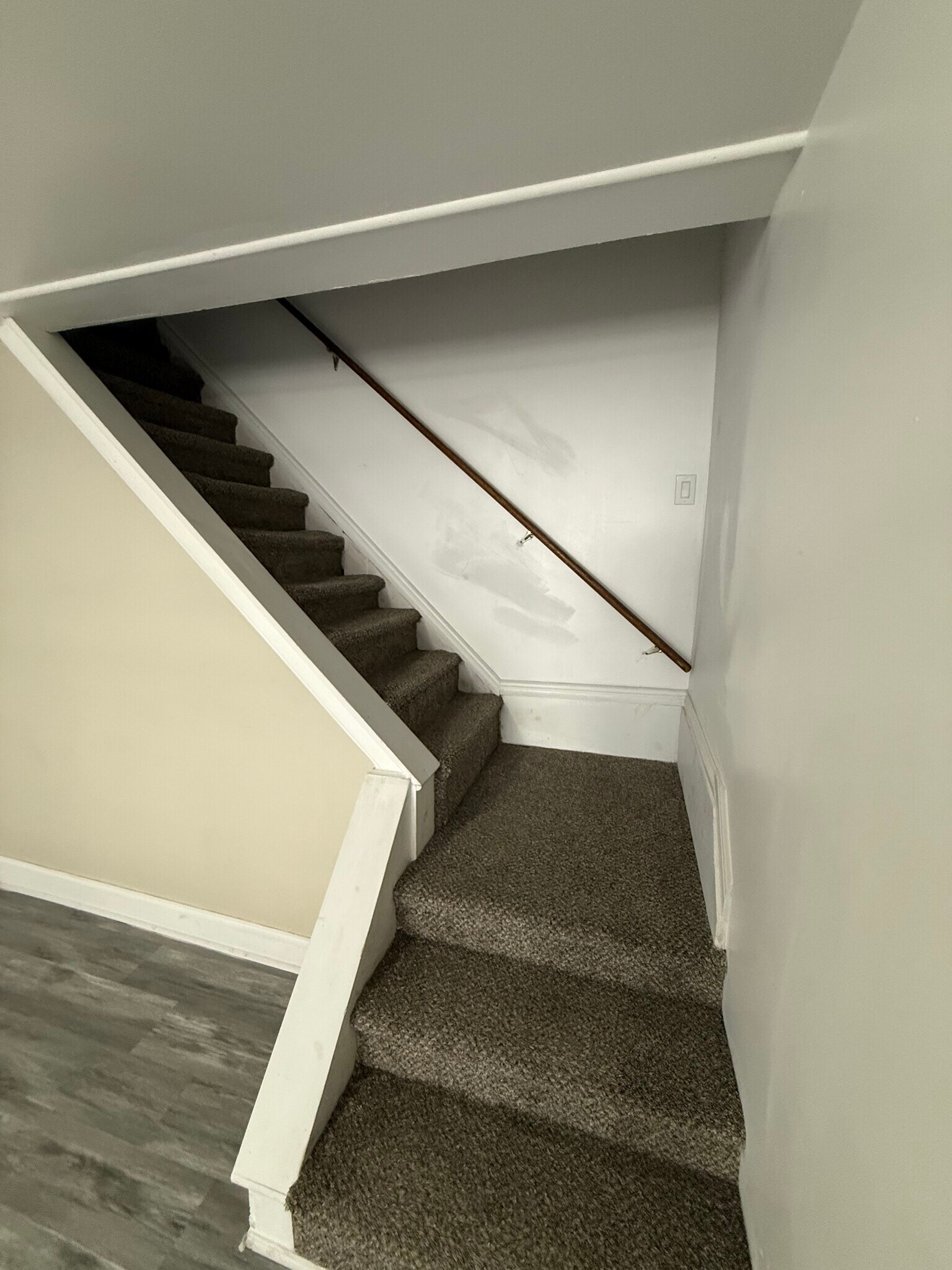 STAIRS - 424 W Oak St