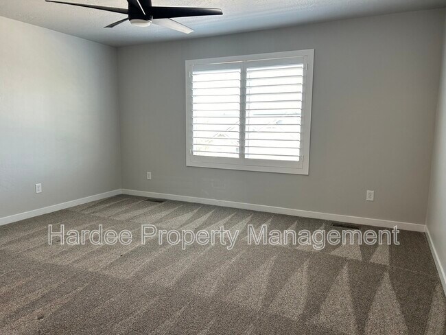 Building Photo - 4987 W Avilla Dr