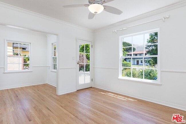 Building Photo - 2091 N Roosevelt Ave