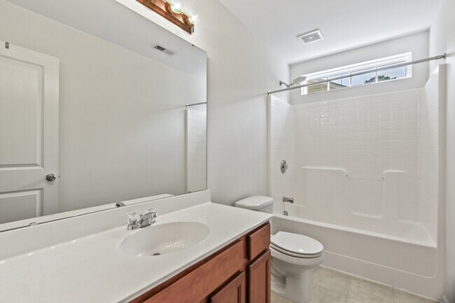 Building Photo - 465 Green Park Ln