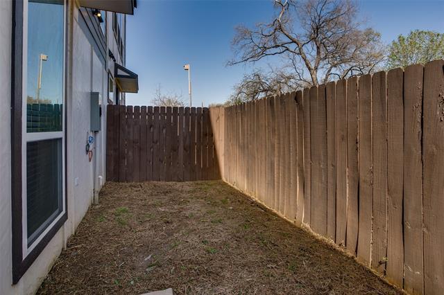 Building Photo - 2239 Lovedale Ave