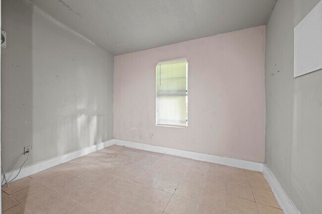 Building Photo - 3066 Redbud Rd