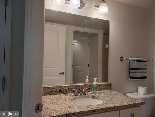 Building Photo - 11800 Sunset Hills Rd