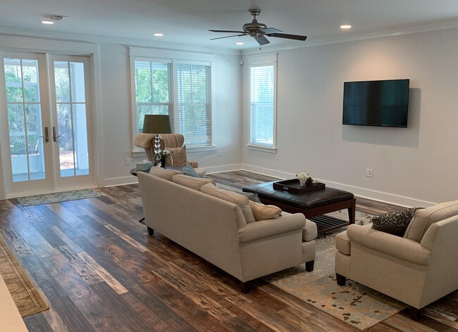 Building Photo - 741 Breakers Street