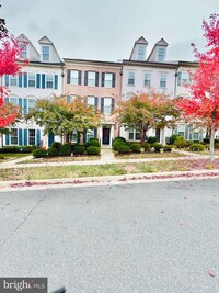 Building Photo - 212 Almond Dr