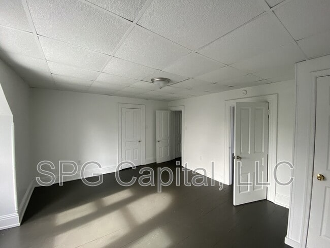 Building Photo - 871 Madison Ave