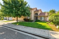 Building Photo - Spacious home in Northeast Fresno location...