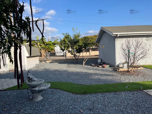 Building Photo - Beautiful 3 Bedroom Family Home W Bonus Ro...