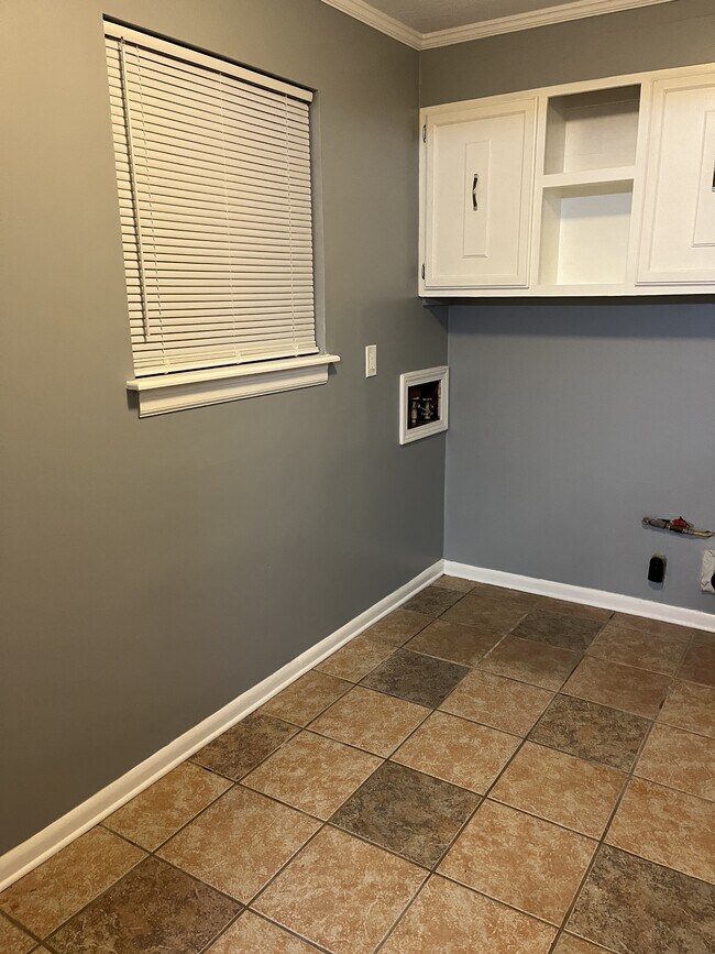 Building Photo - 2501 Havard Rd