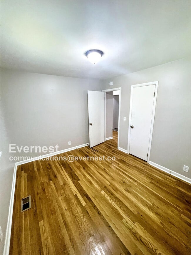 Building Photo - 101 Elk Ave
