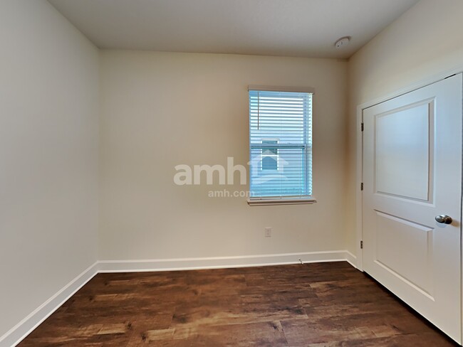Building Photo - 1010 Walden Woods Dr