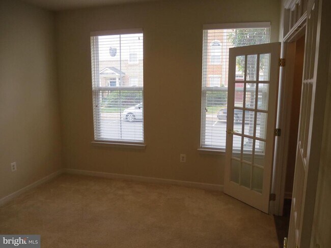 Building Photo - 7017 Little Thames Drive