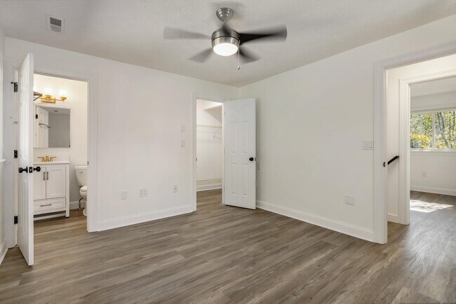 Building Photo - 117 Spinnaker Way