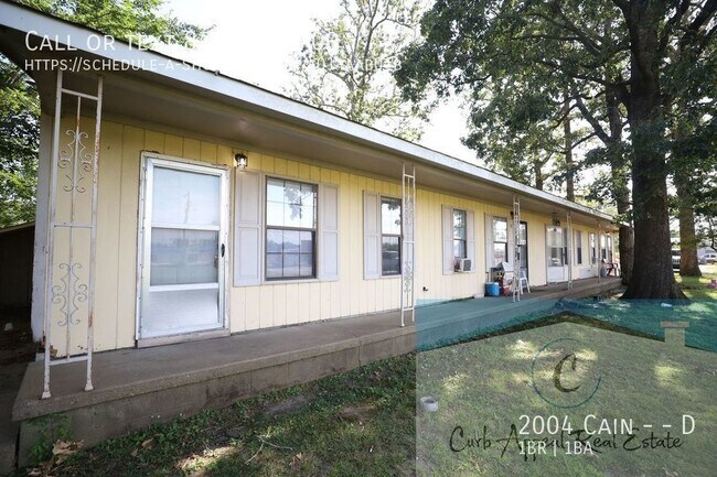 Primary Photo - Move in special $500!! Recently renovated ...