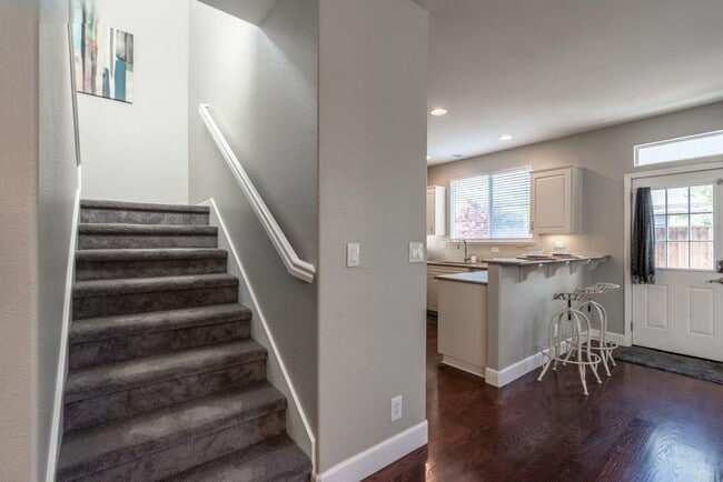 Building Photo - Stunning Updated Alameda Home w/ Backyard Deck & Custom Features