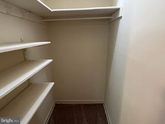 Building Photo - 10624 Kenilworth Ave