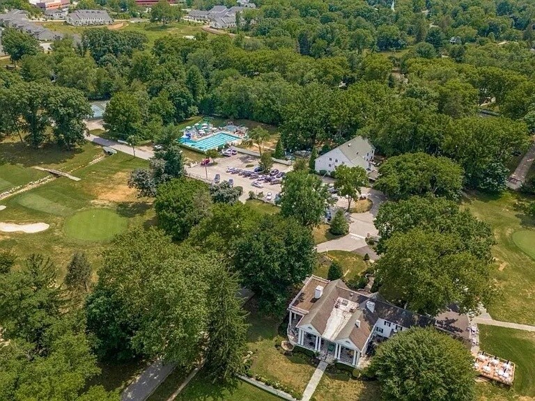 Building Photo - 429 Drummers Ln